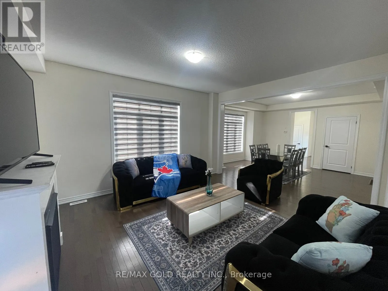 537 VETERANS DRIVE