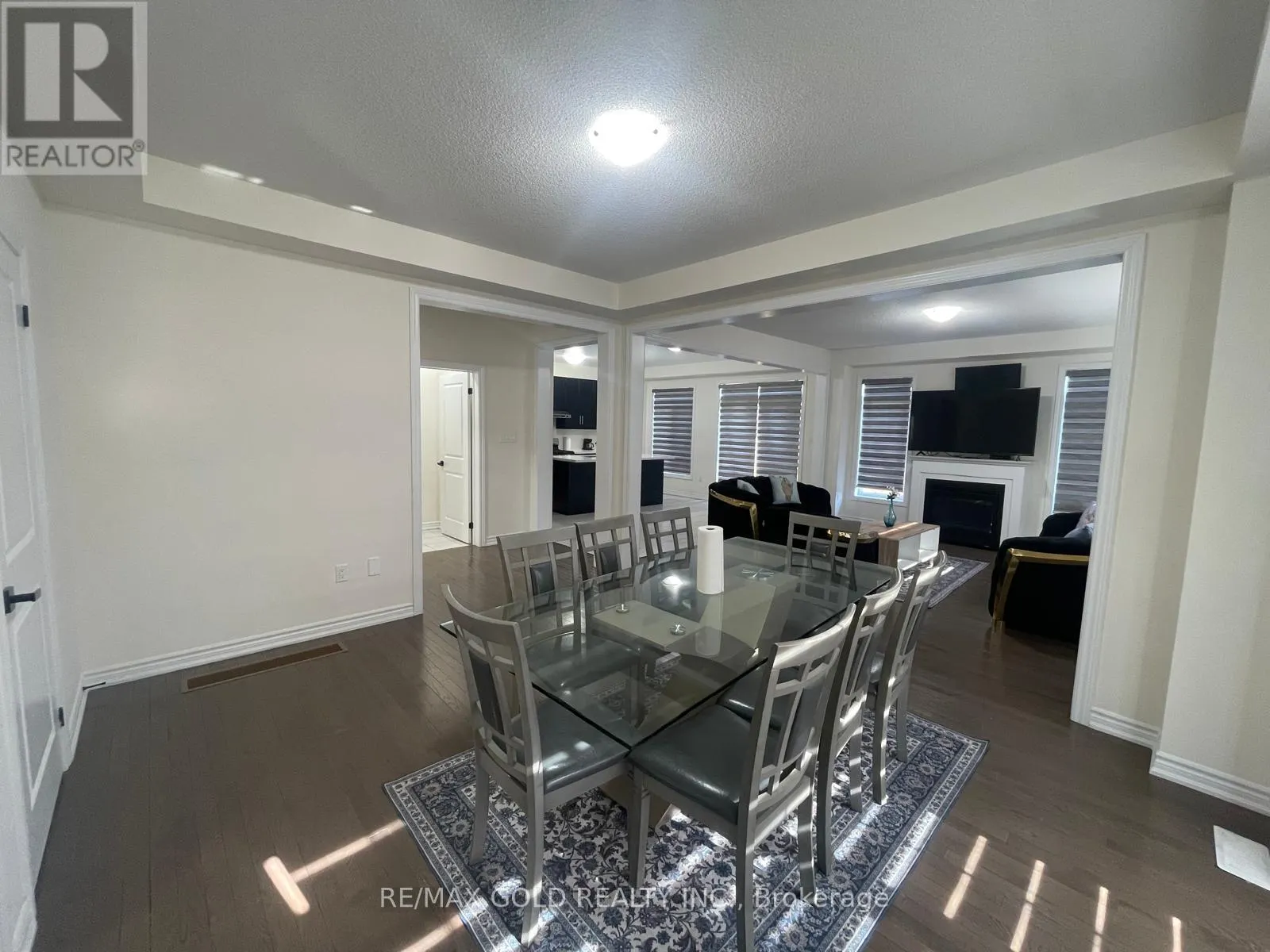 537 VETERANS DRIVE