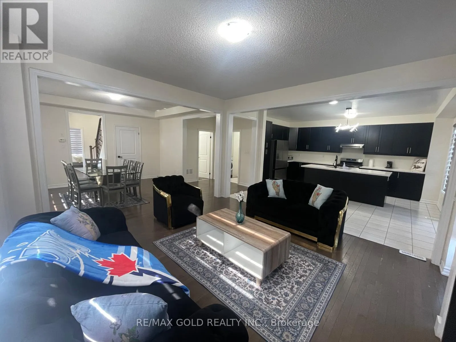 537 VETERANS DRIVE