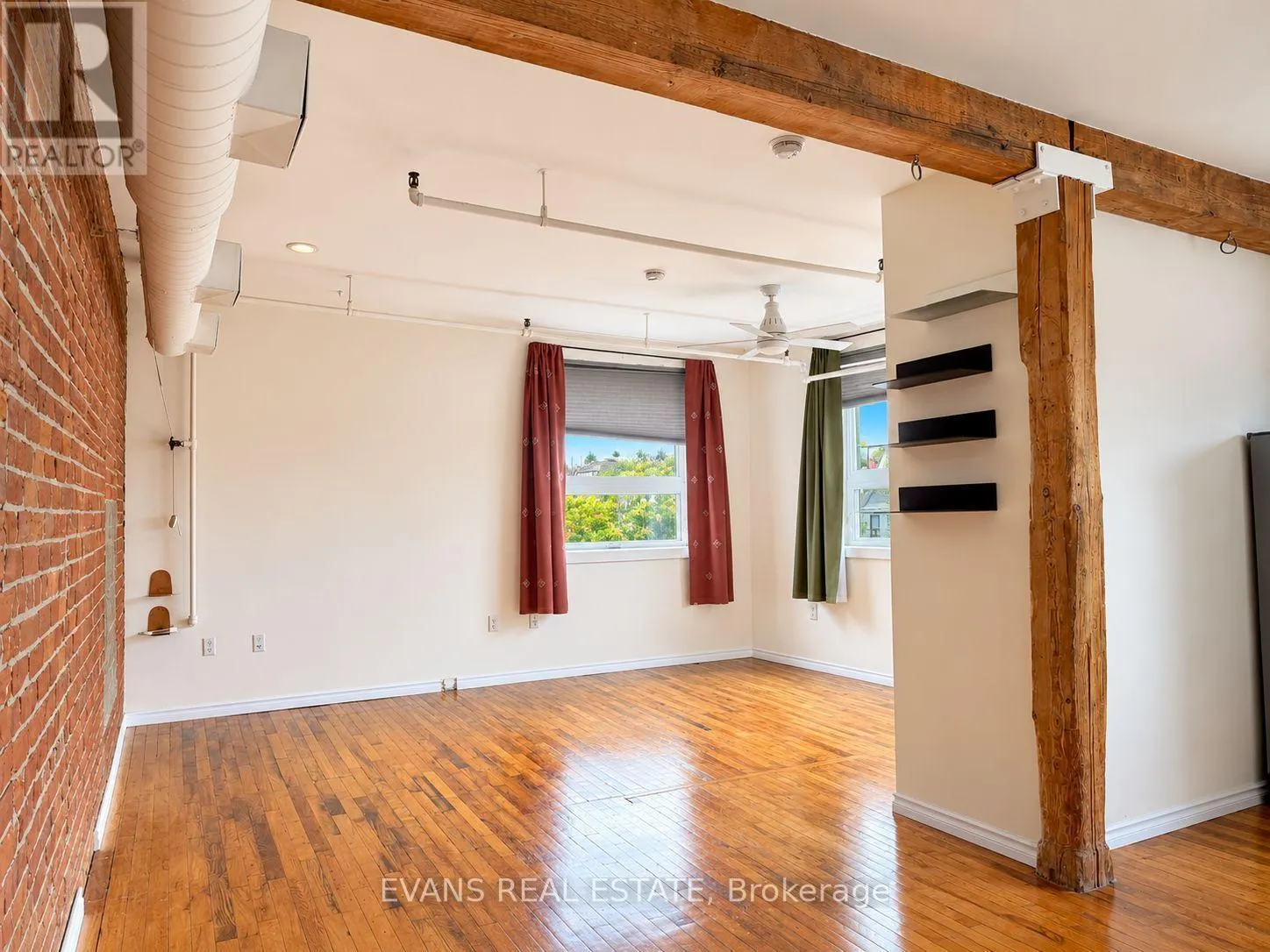 22 - 121 PRESCOTT AVENUE