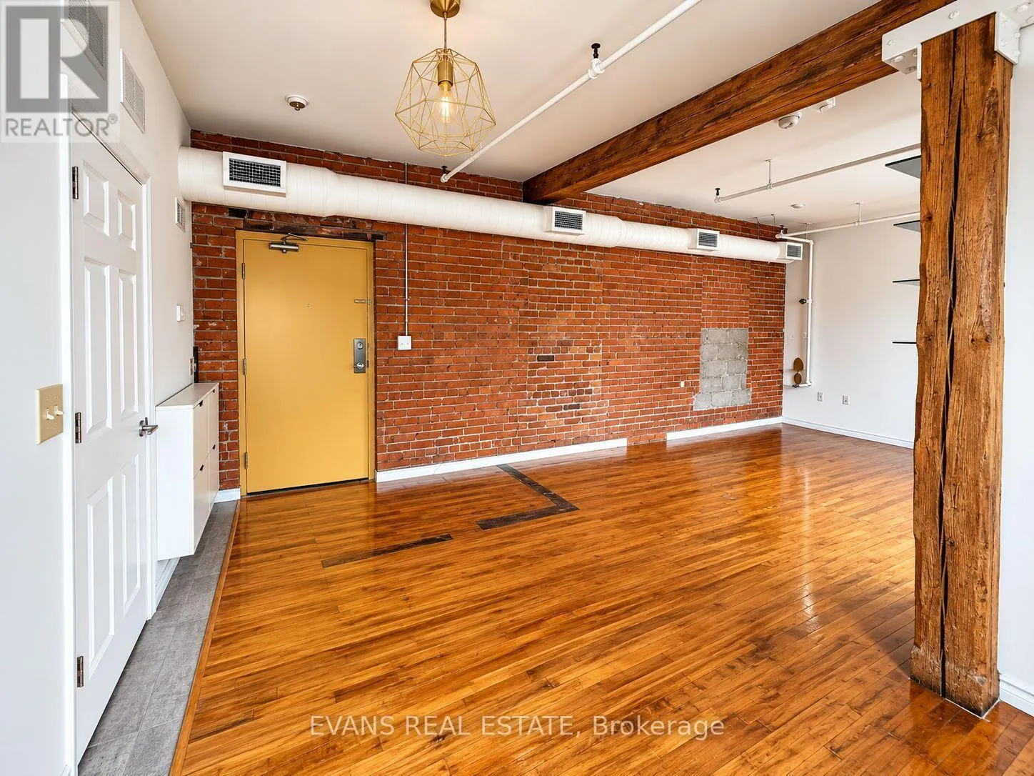 22 - 121 PRESCOTT AVENUE