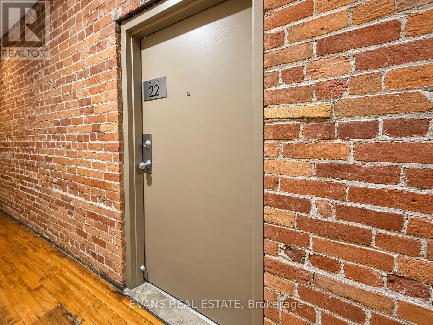 22 - 121 PRESCOTT AVENUE