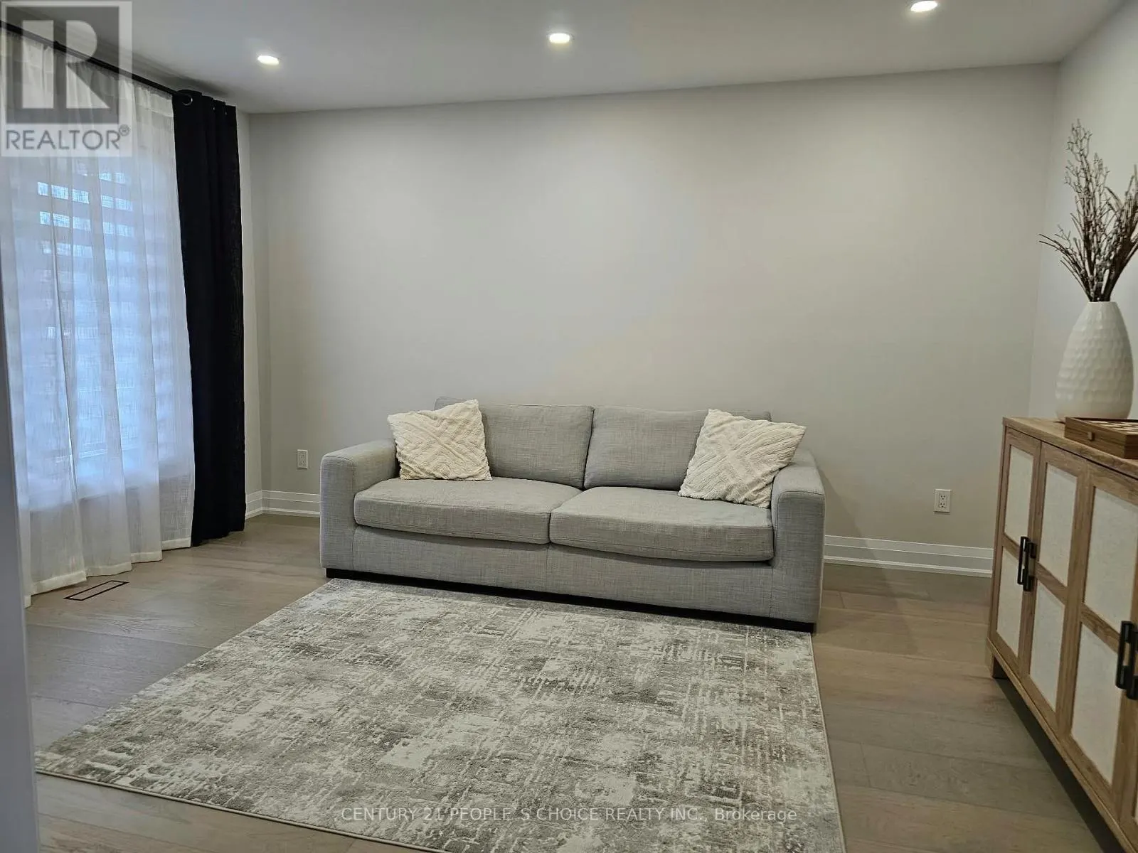 7 PENHURST PLACE