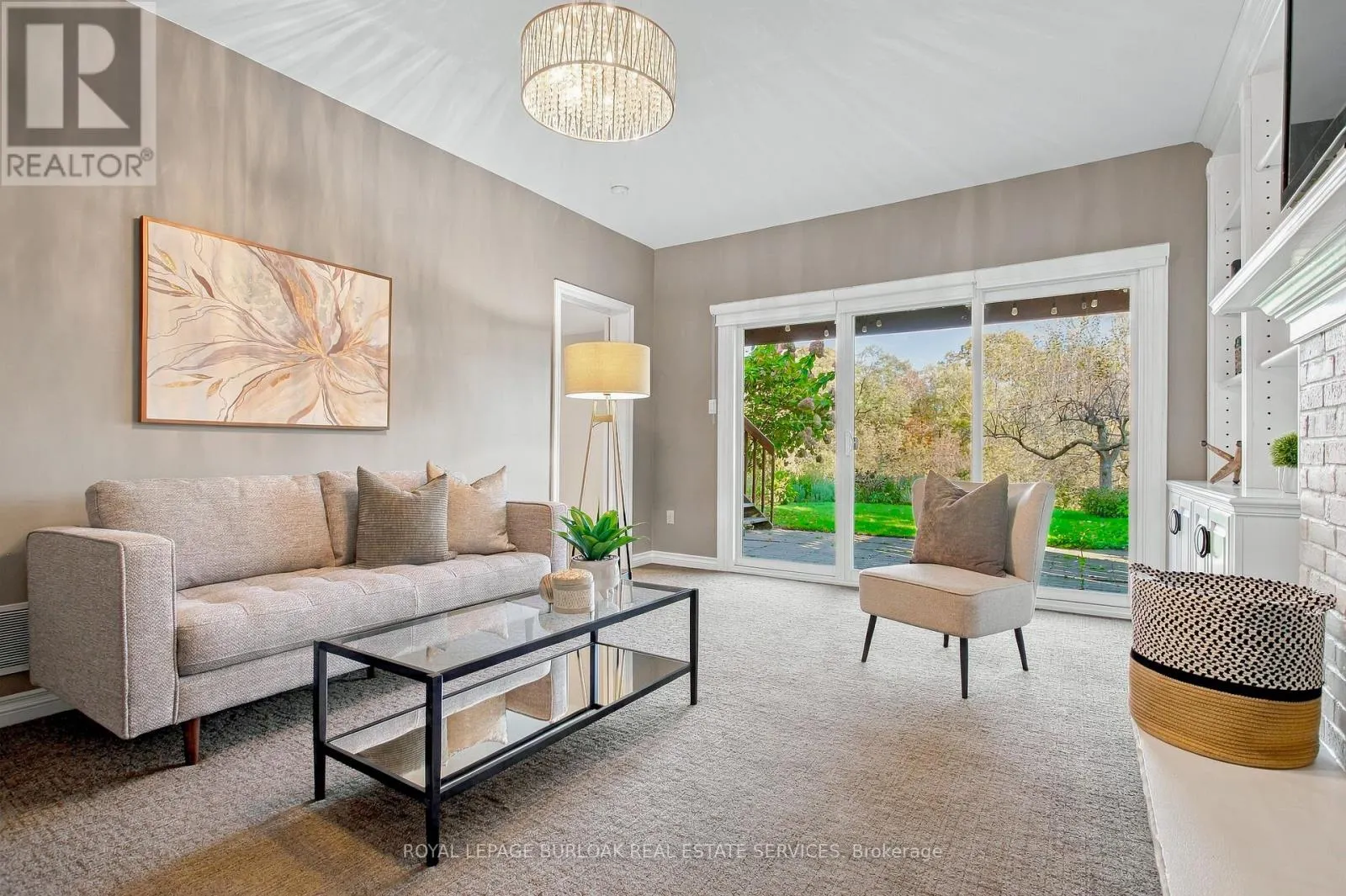 80 FAIRWOOD PLACE W
