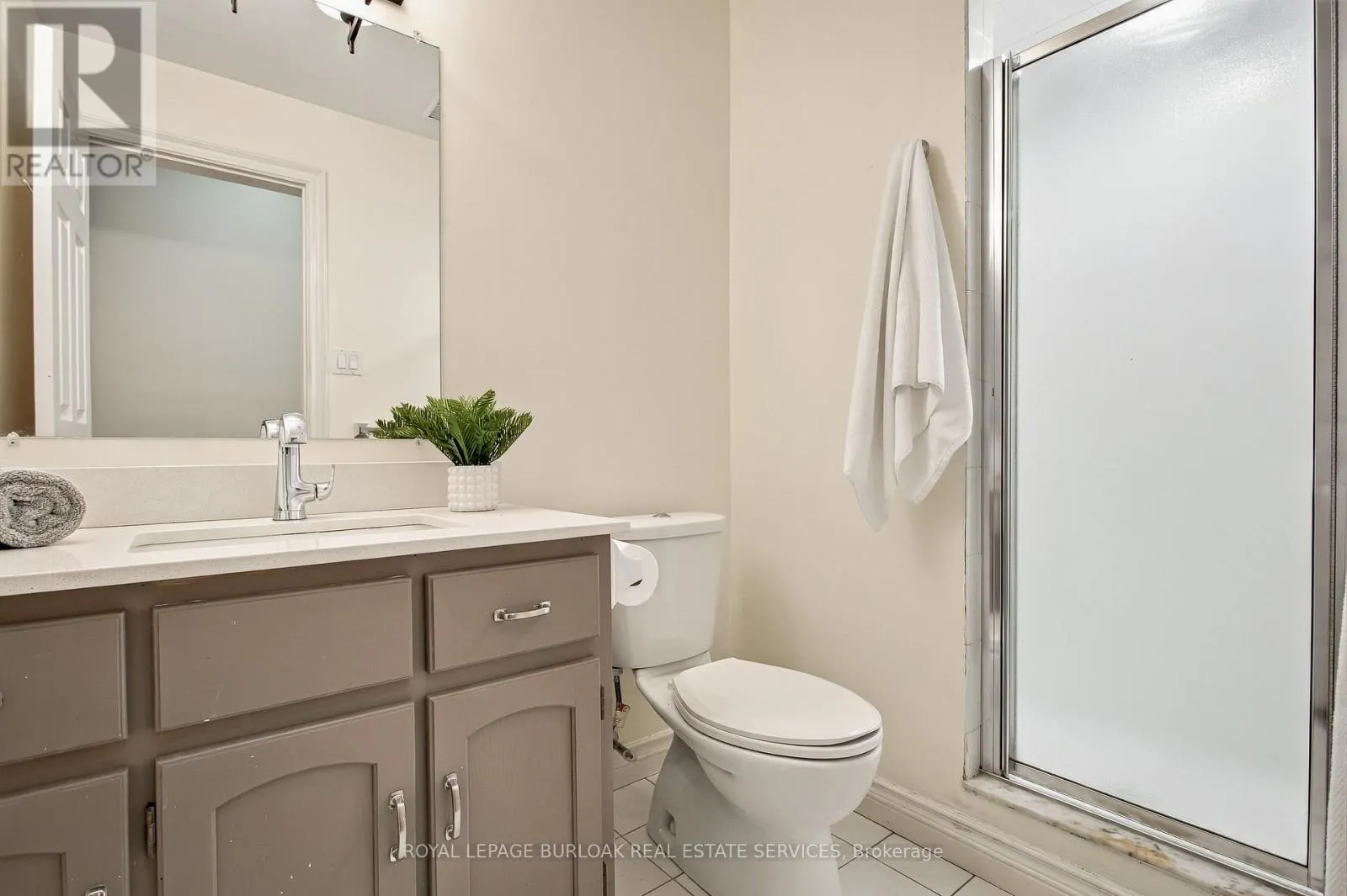 80 FAIRWOOD PLACE W