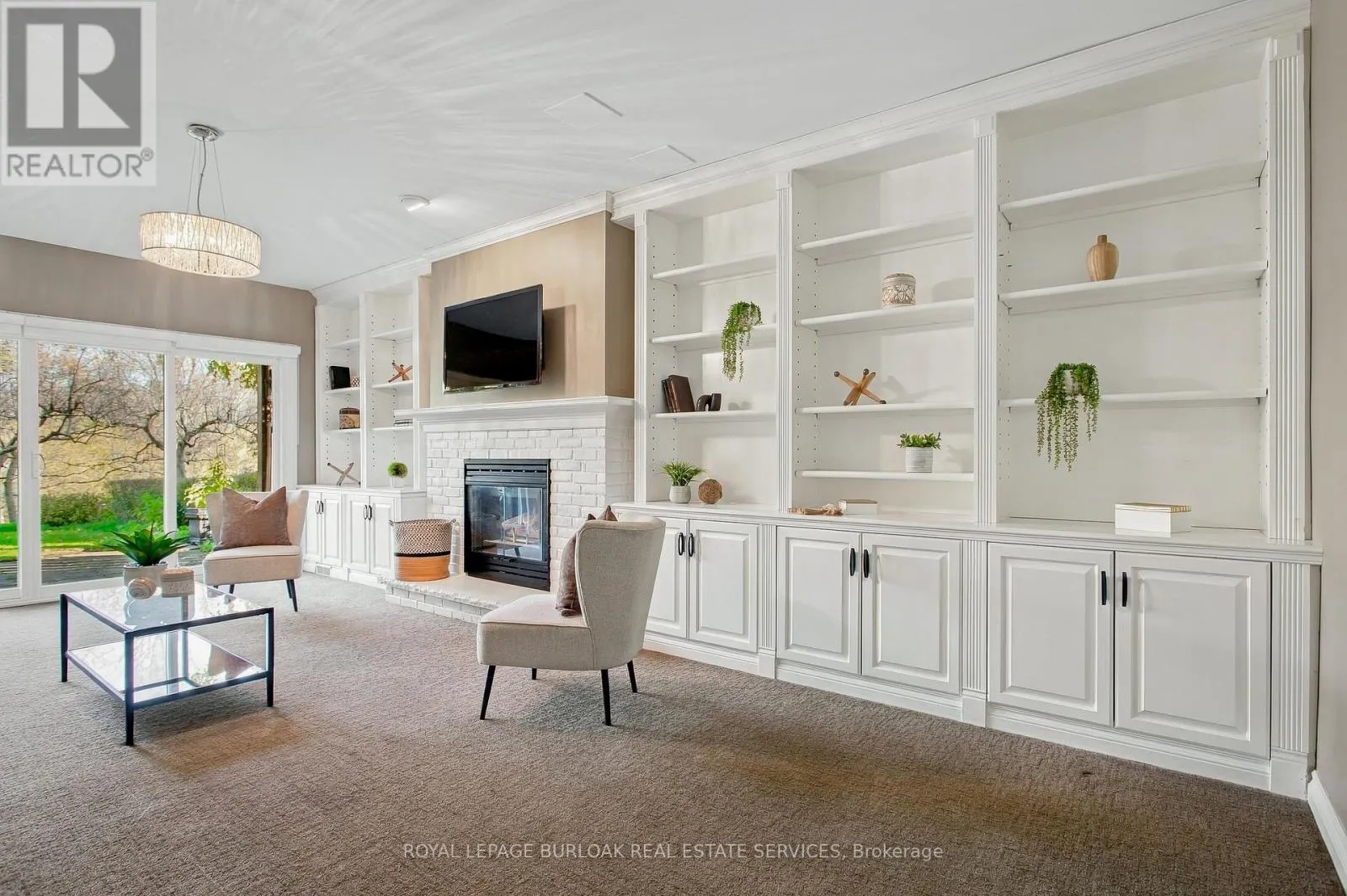 80 FAIRWOOD PLACE W