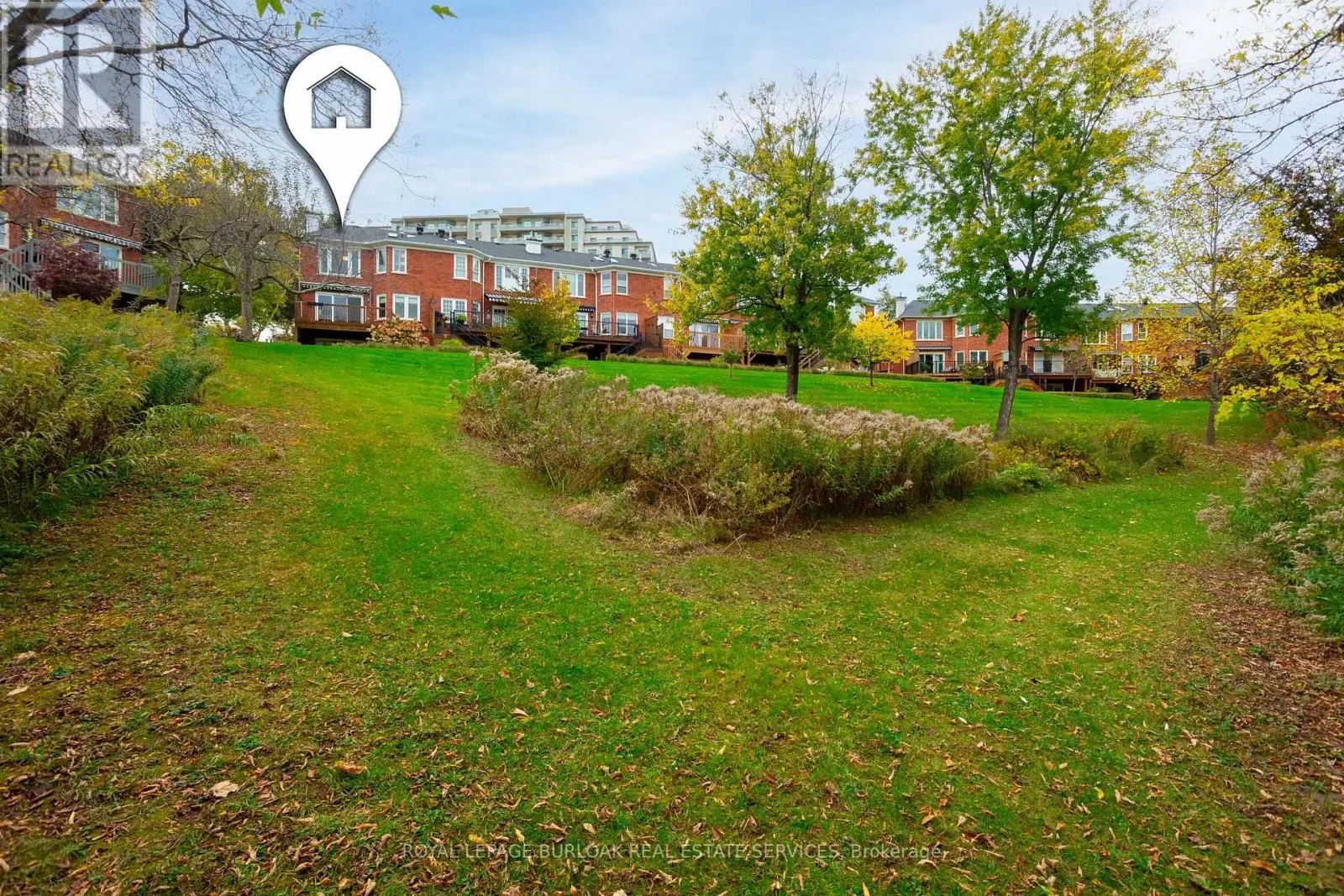 80 FAIRWOOD PLACE W