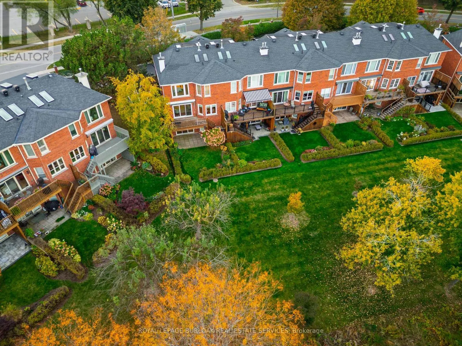 80 FAIRWOOD PLACE W