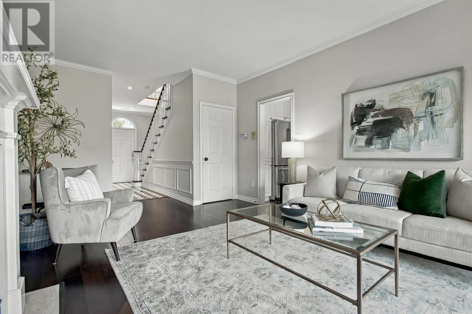 80 FAIRWOOD PLACE W