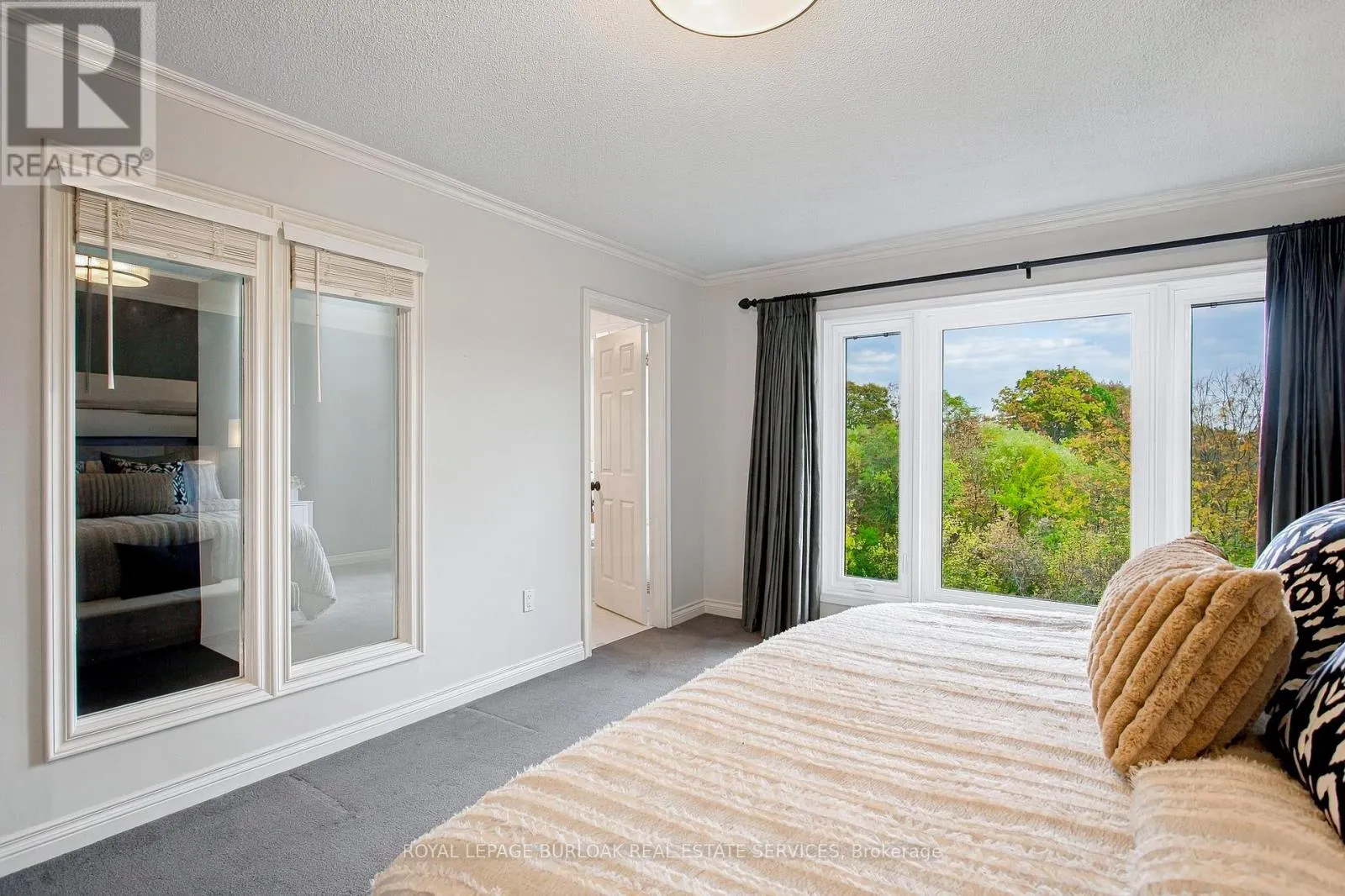80 FAIRWOOD PLACE W