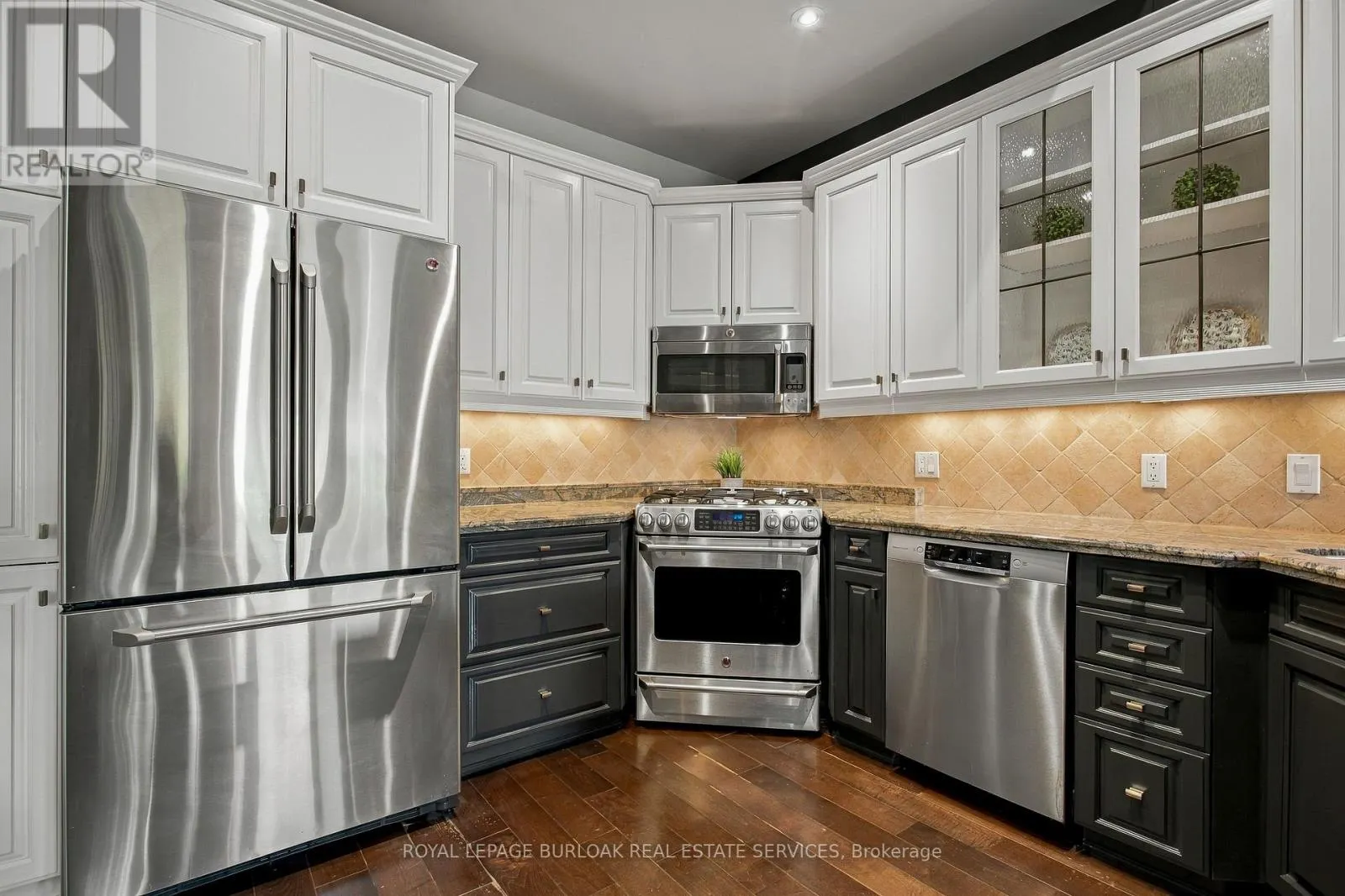 80 FAIRWOOD PLACE W