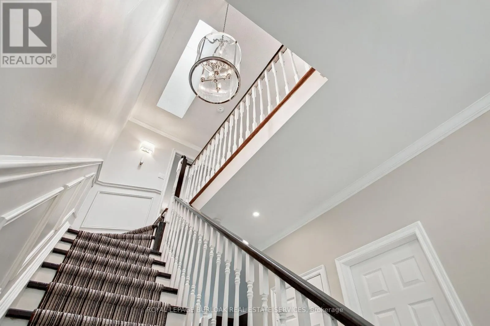 80 FAIRWOOD PLACE W