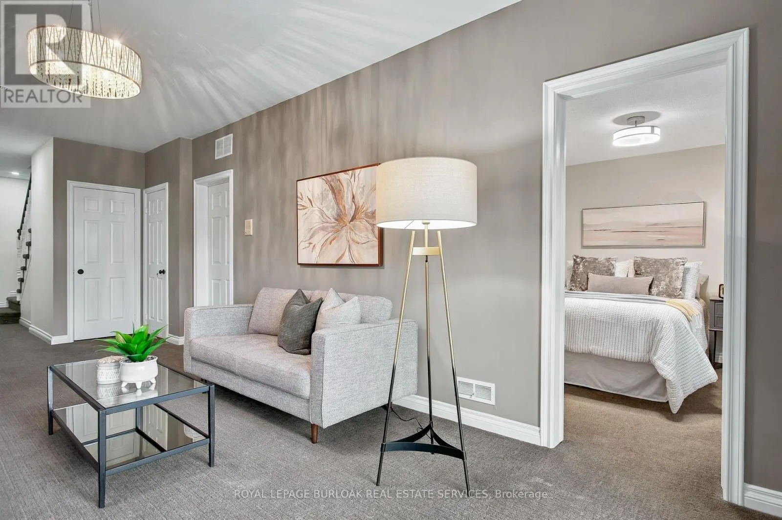 80 FAIRWOOD PLACE W