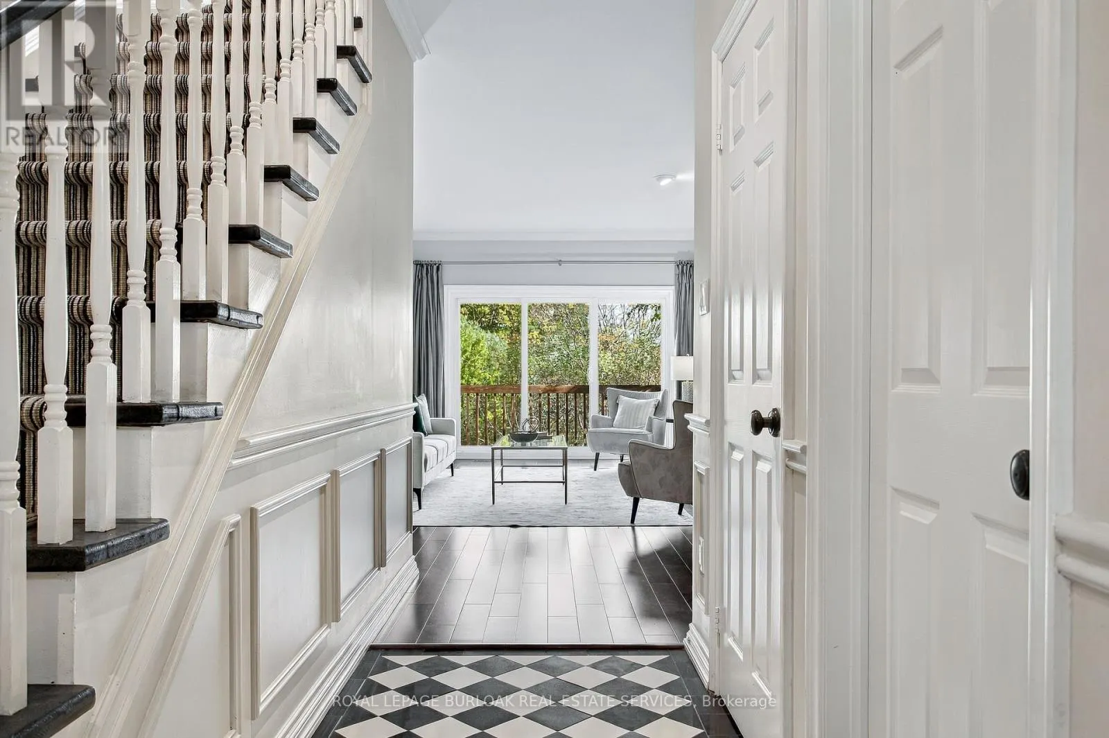 80 FAIRWOOD PLACE W