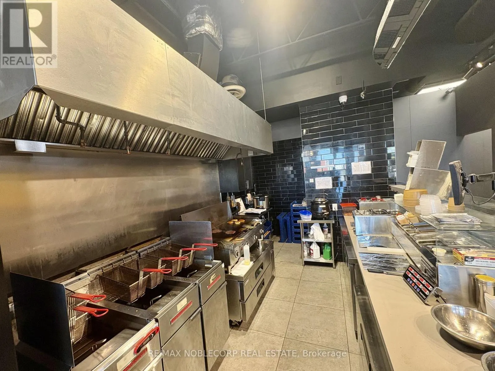 9 - 2460 NEYAGAWA BOULEVARD