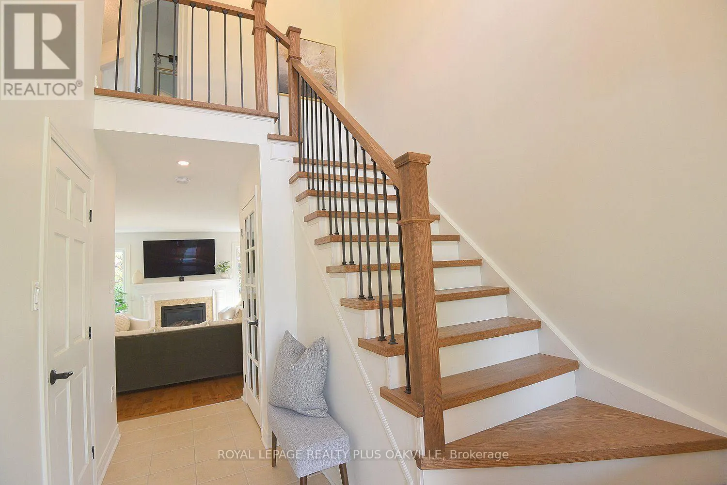 546 SANDCHERRY DRIVE