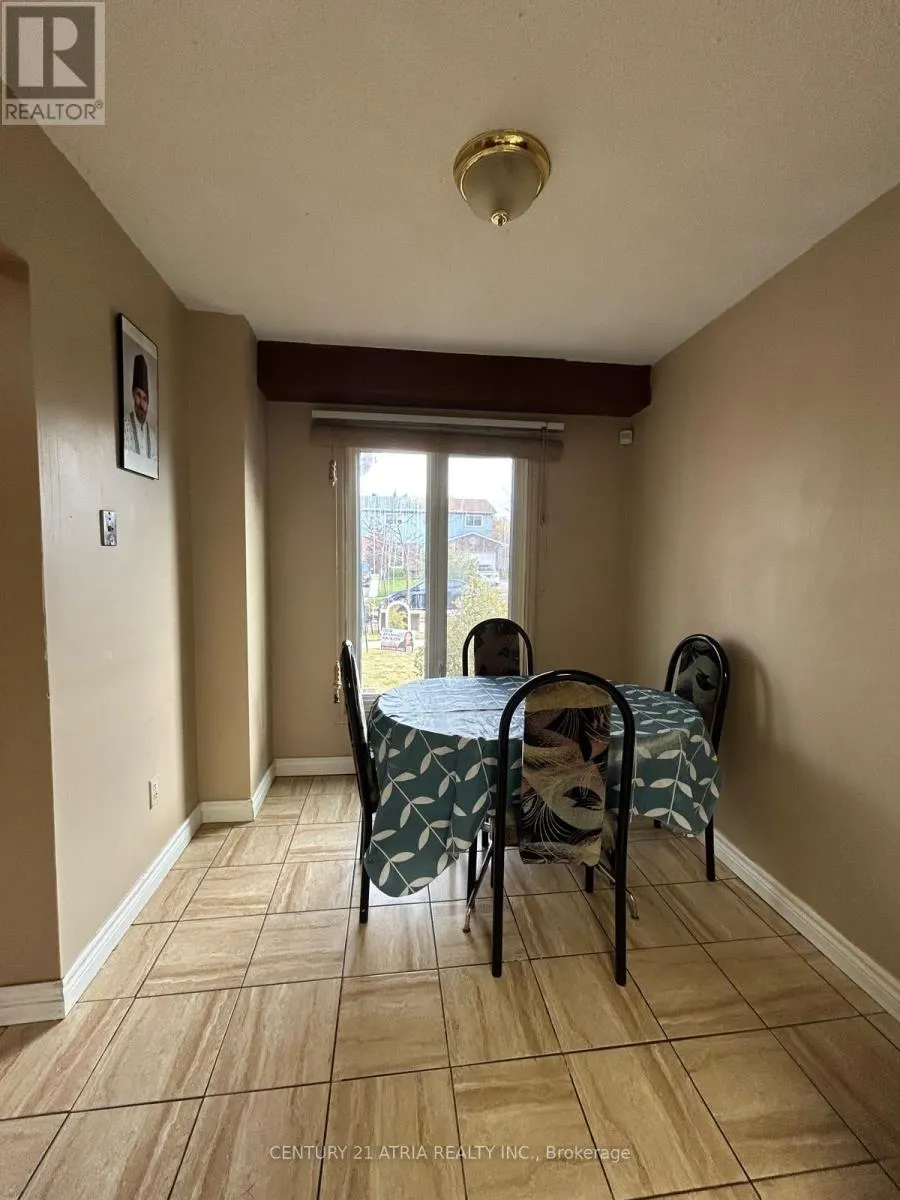 6 LINDRIDGE AVENUE