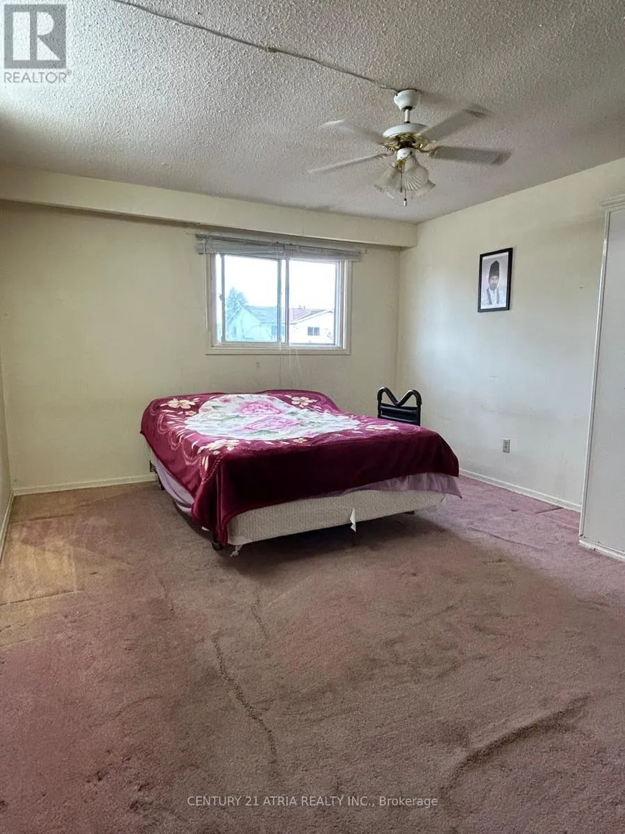 6 LINDRIDGE AVENUE