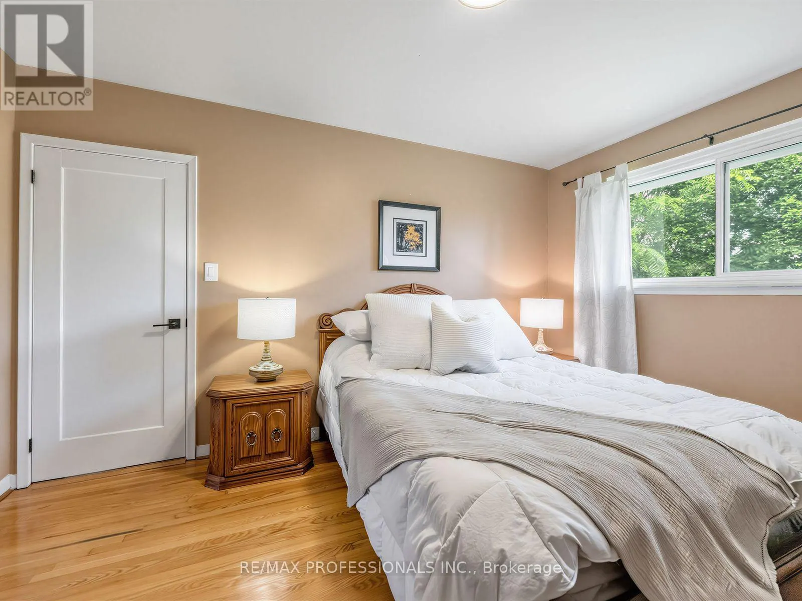 793 NETHERTON CRESCENT