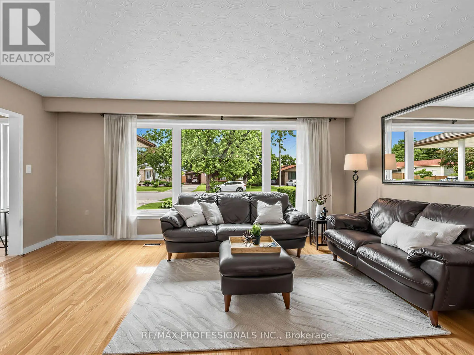 793 NETHERTON CRESCENT