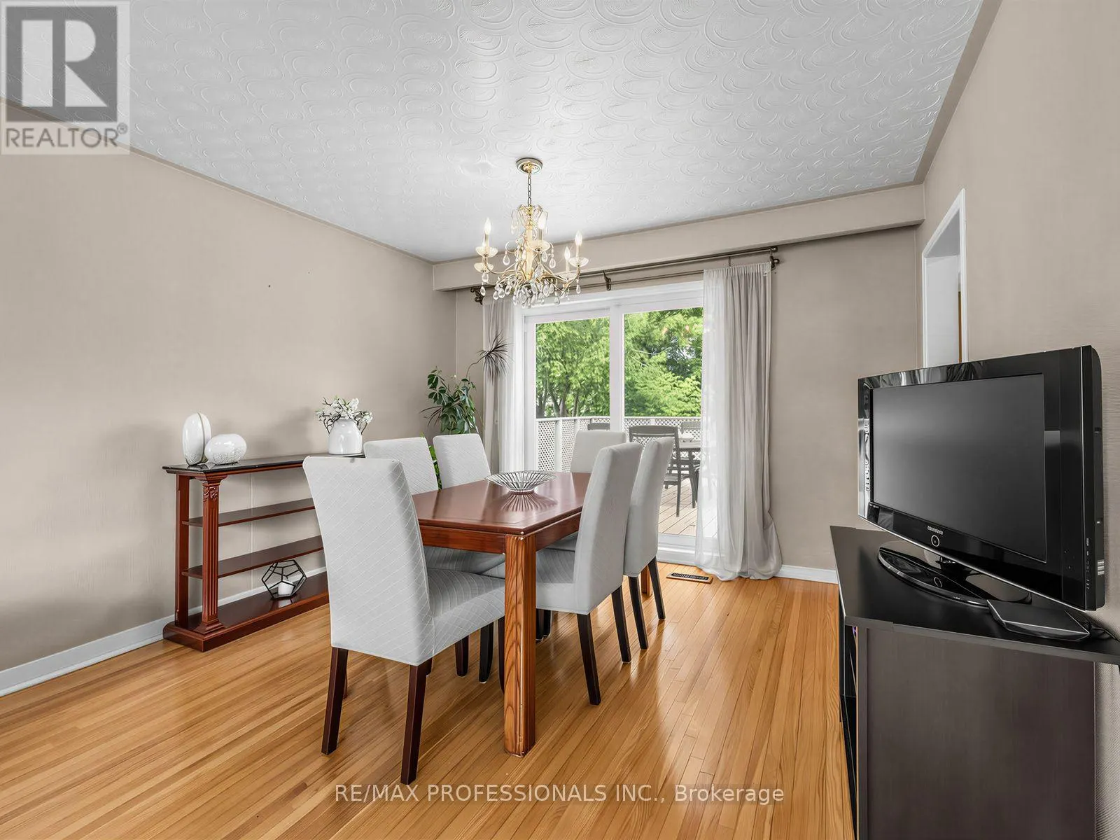 793 NETHERTON CRESCENT