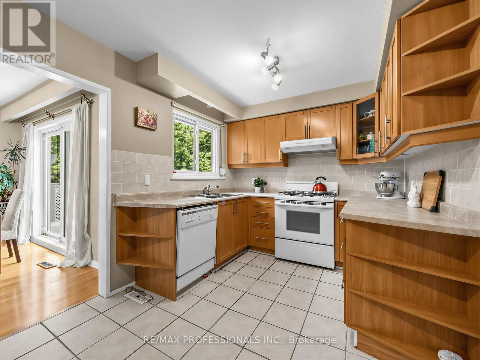 793 NETHERTON CRESCENT