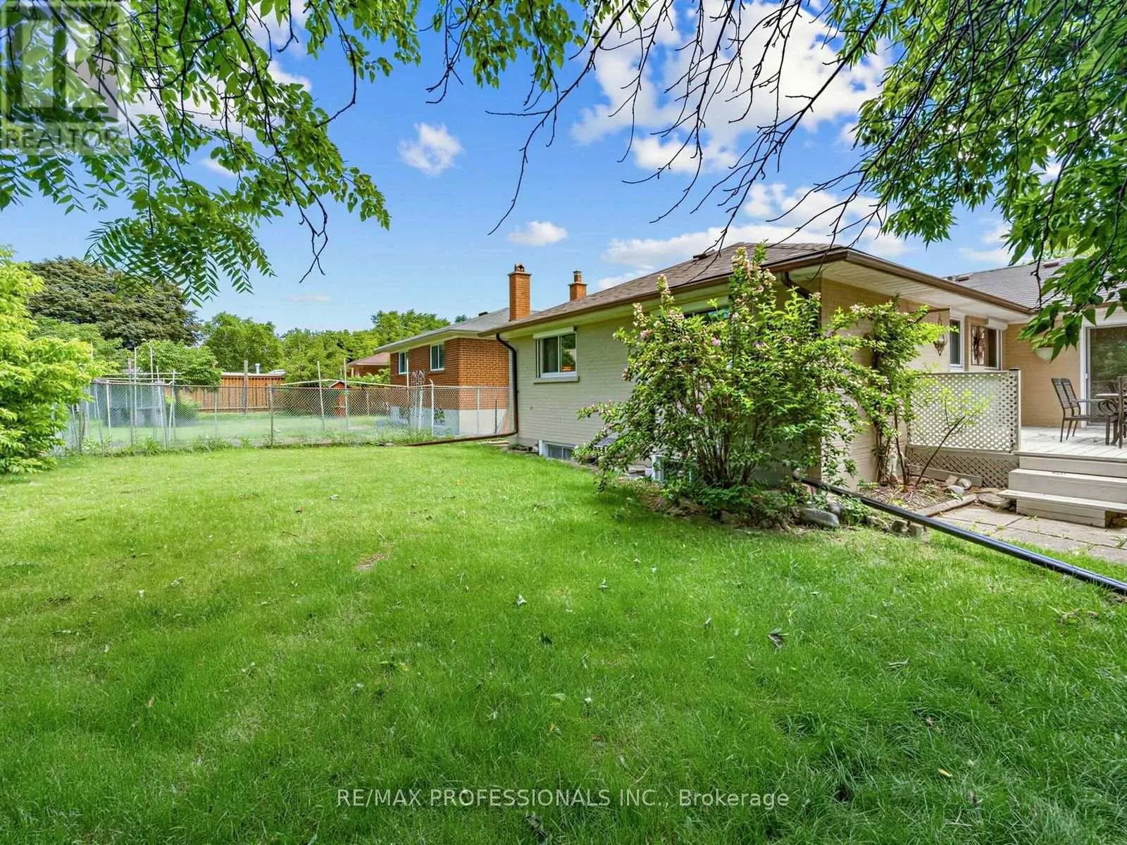 793 NETHERTON CRESCENT