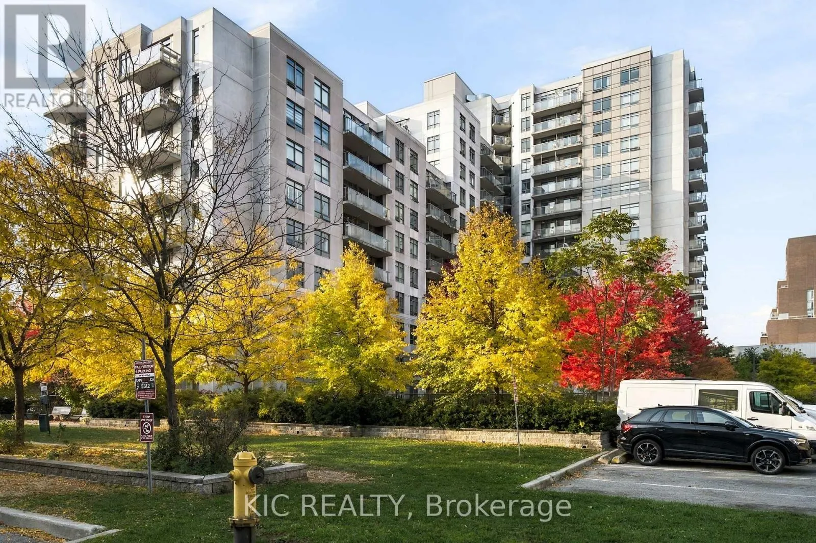 424 - 816 LANSDOWNE AVENUE