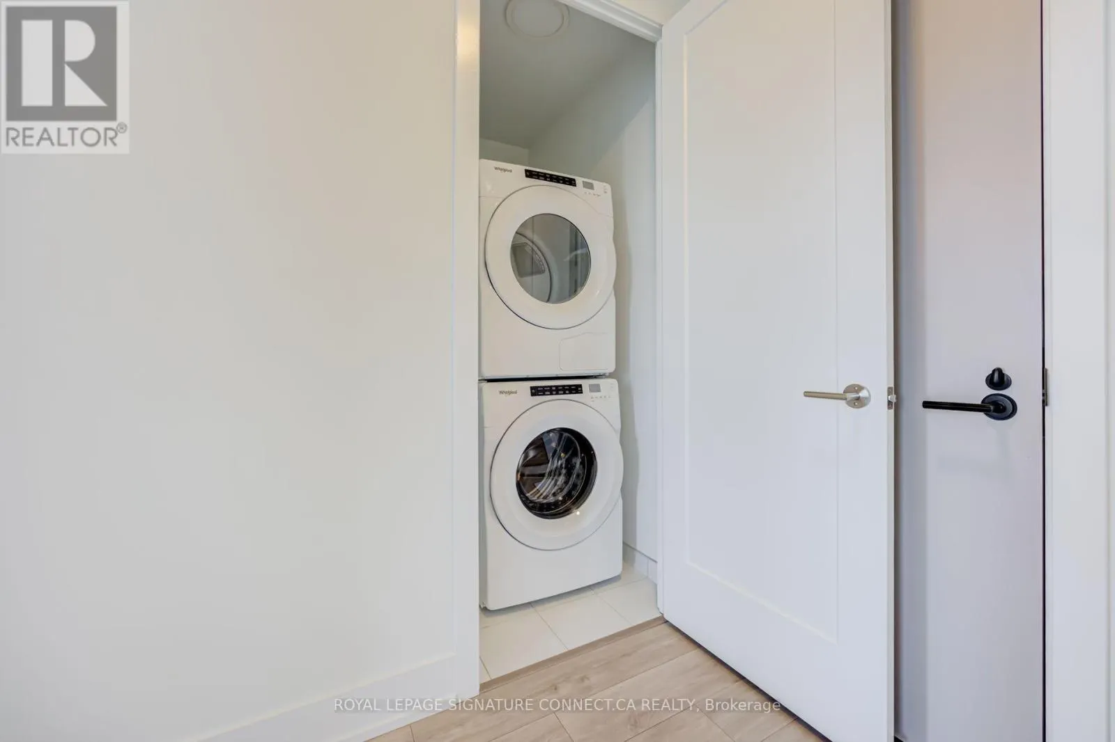 PH12 - 858 DUPONT STREET