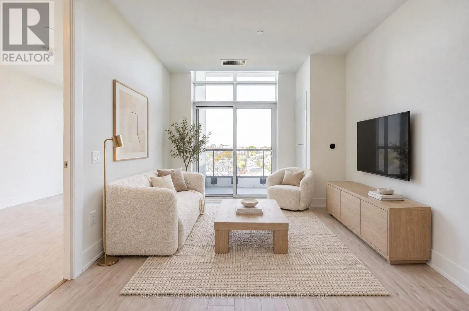 PH12 - 858 DUPONT STREET