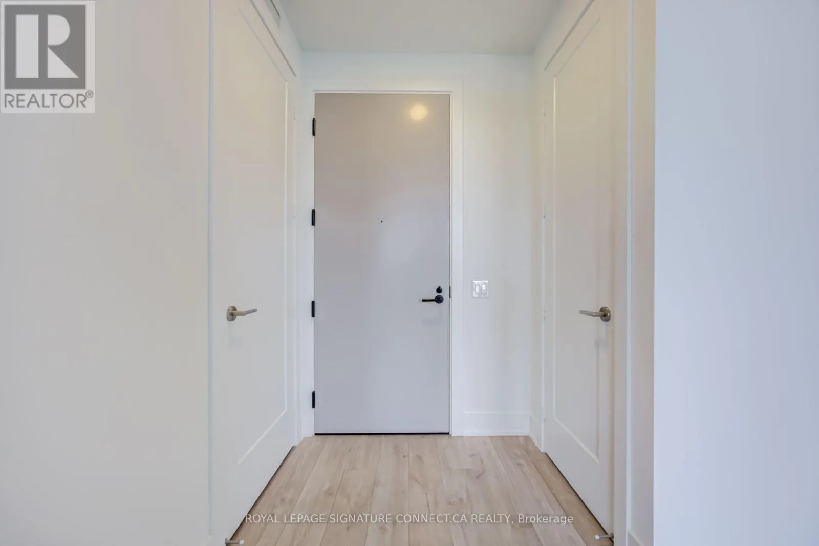 PH12 - 858 DUPONT STREET