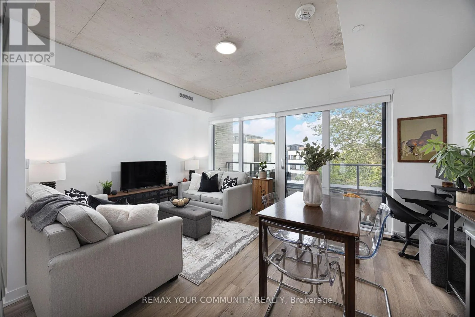 304 - 1808 ST. CLAIR AVENUE W