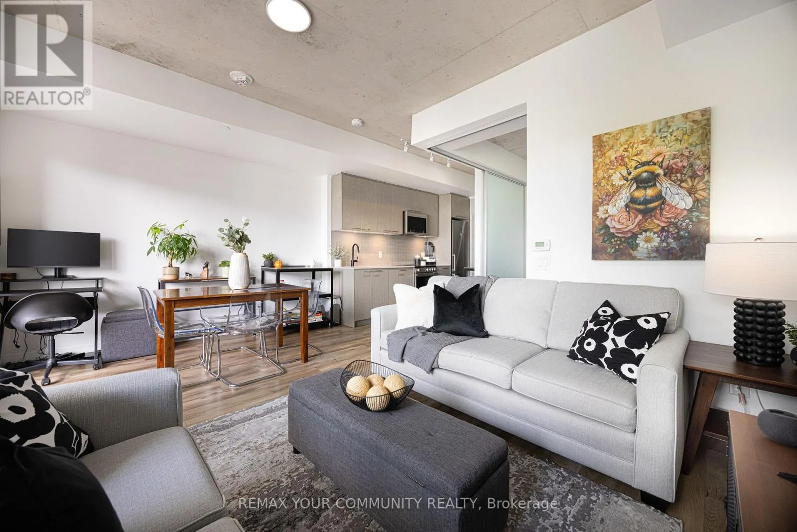 304 - 1808 ST. CLAIR AVENUE W
