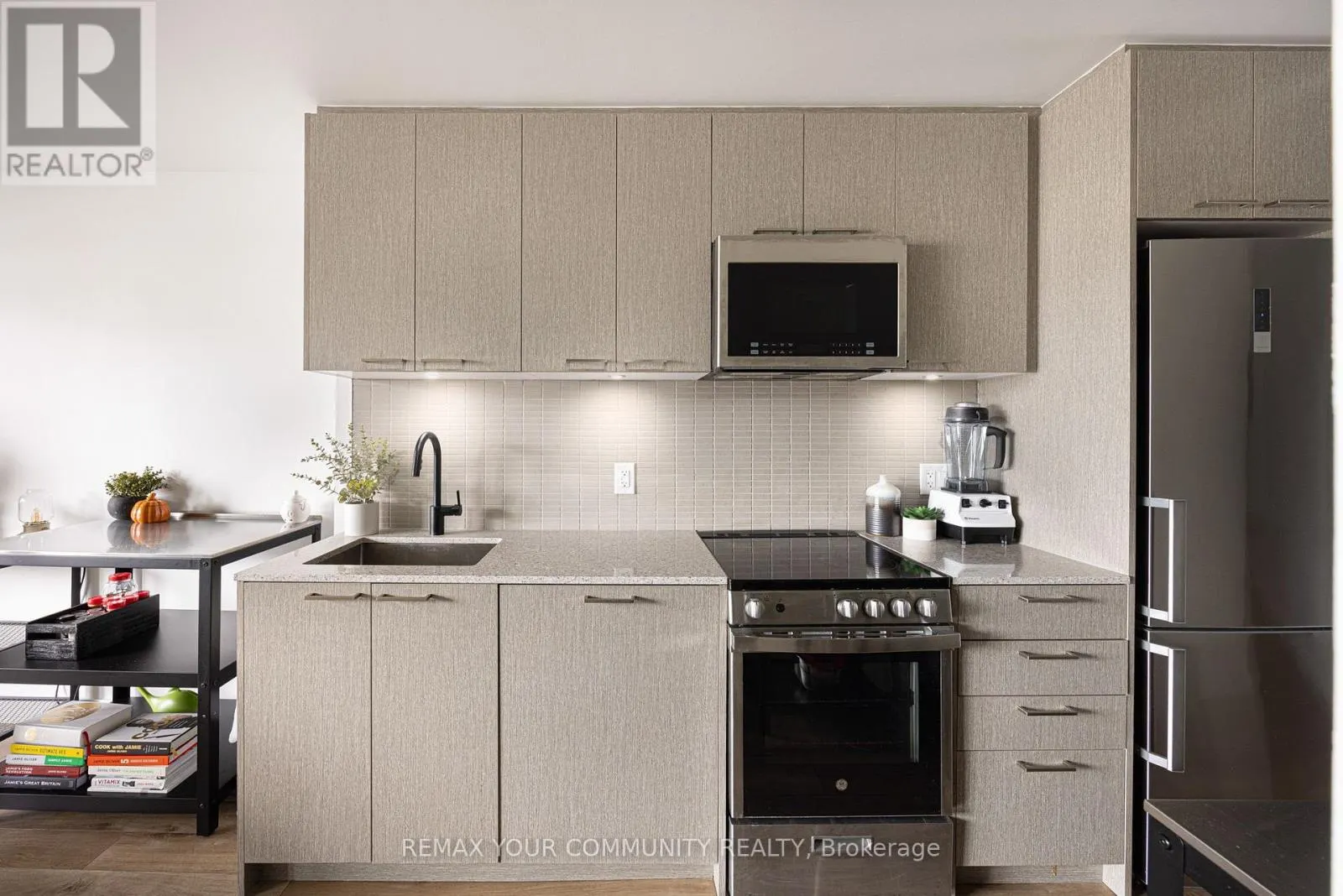 304 - 1808 ST. CLAIR AVENUE W
