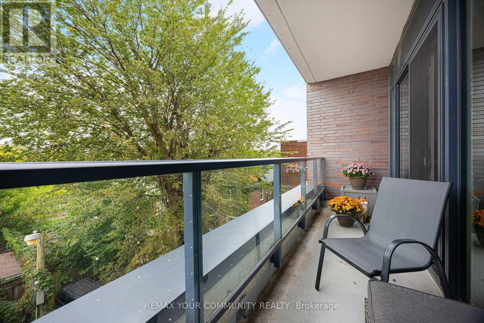 304 - 1808 ST. CLAIR AVENUE W