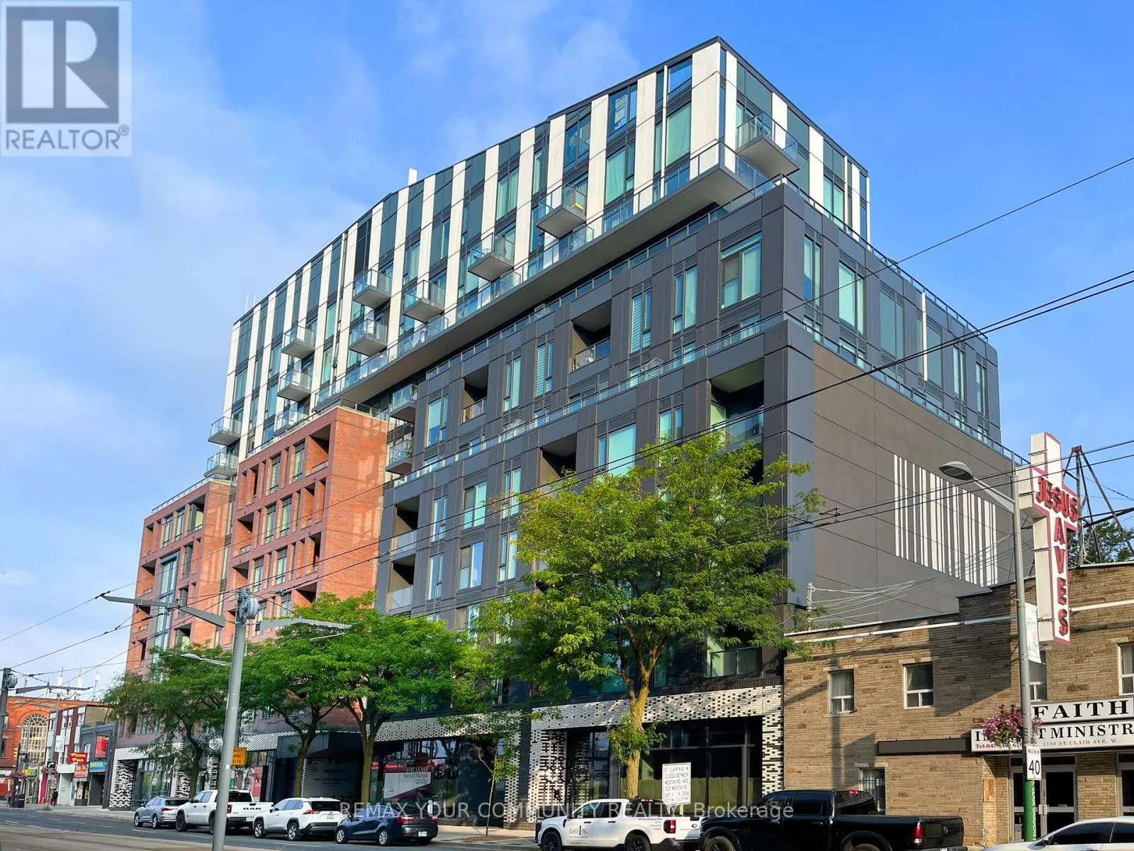 304 - 1808 ST. CLAIR AVENUE W