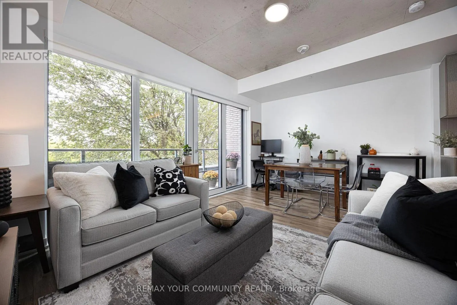 304 - 1808 ST. CLAIR AVENUE W