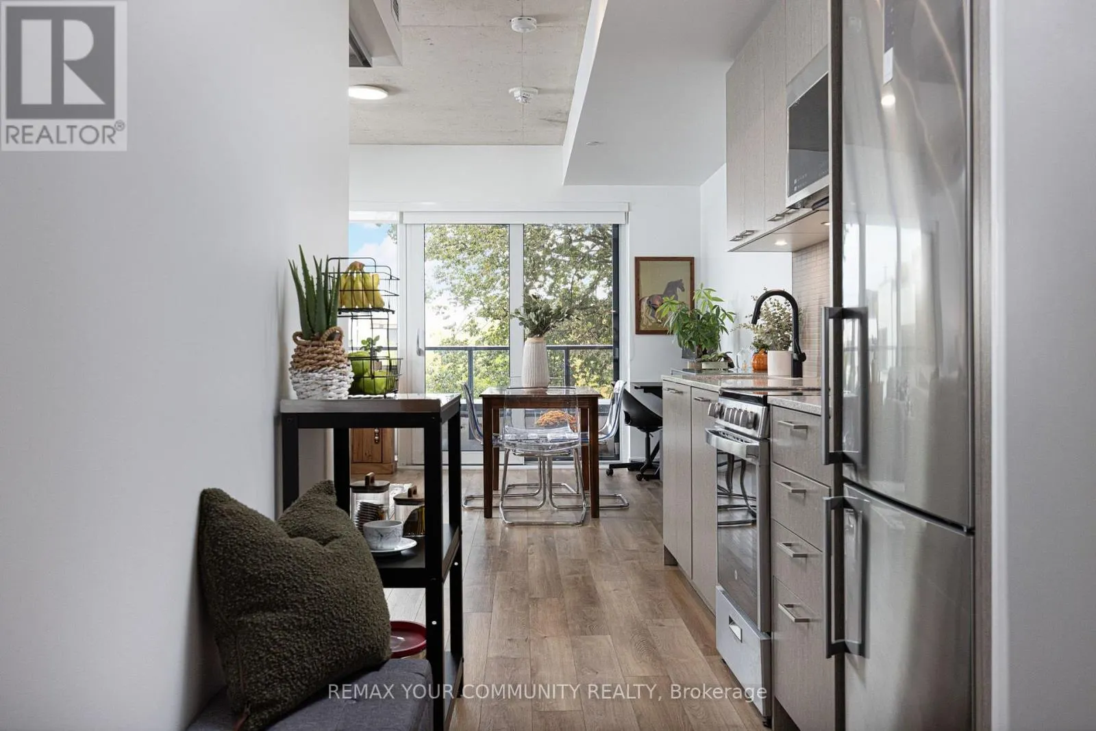 304 - 1808 ST. CLAIR AVENUE W