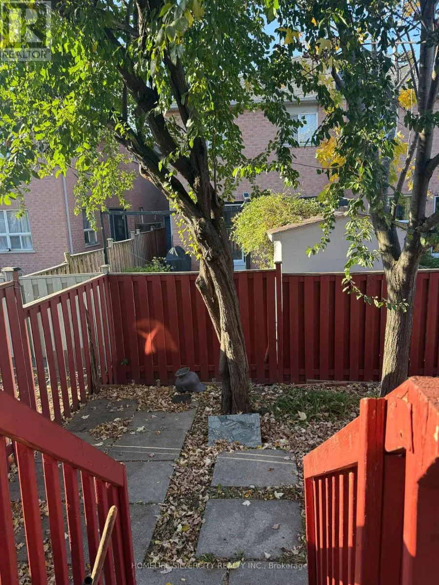 6 EASTVIEW GATE