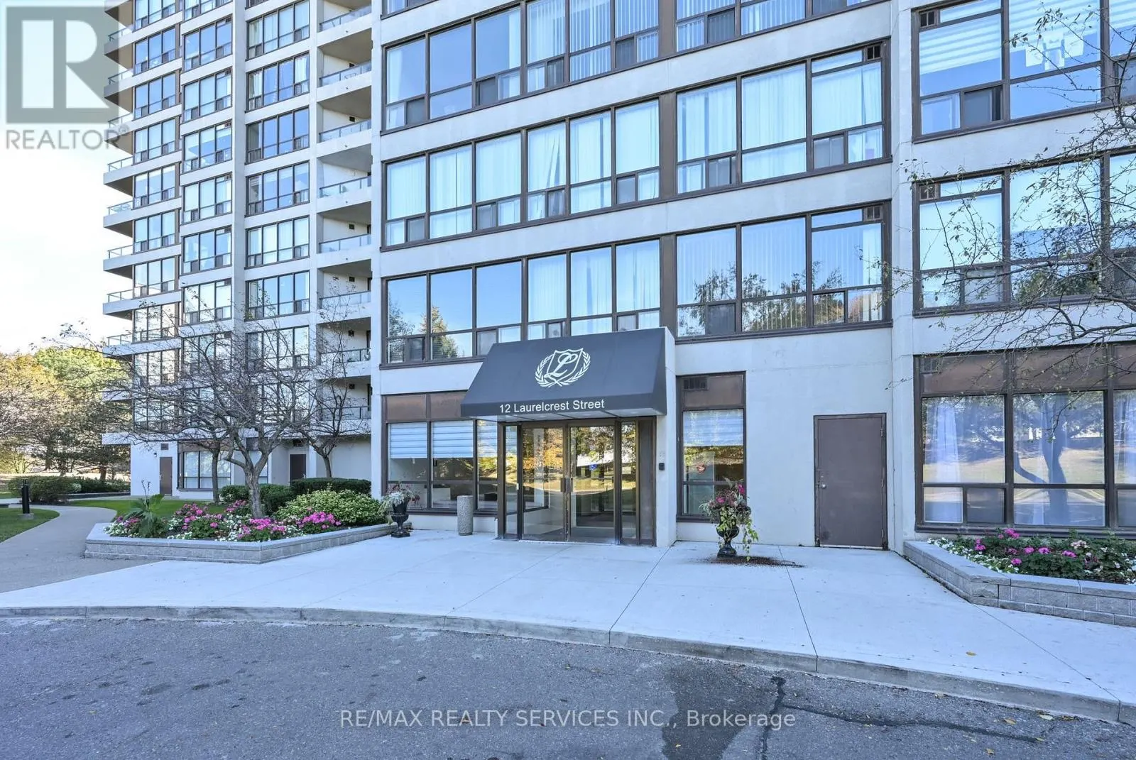 104 - 12 LAURELCREST STREET
