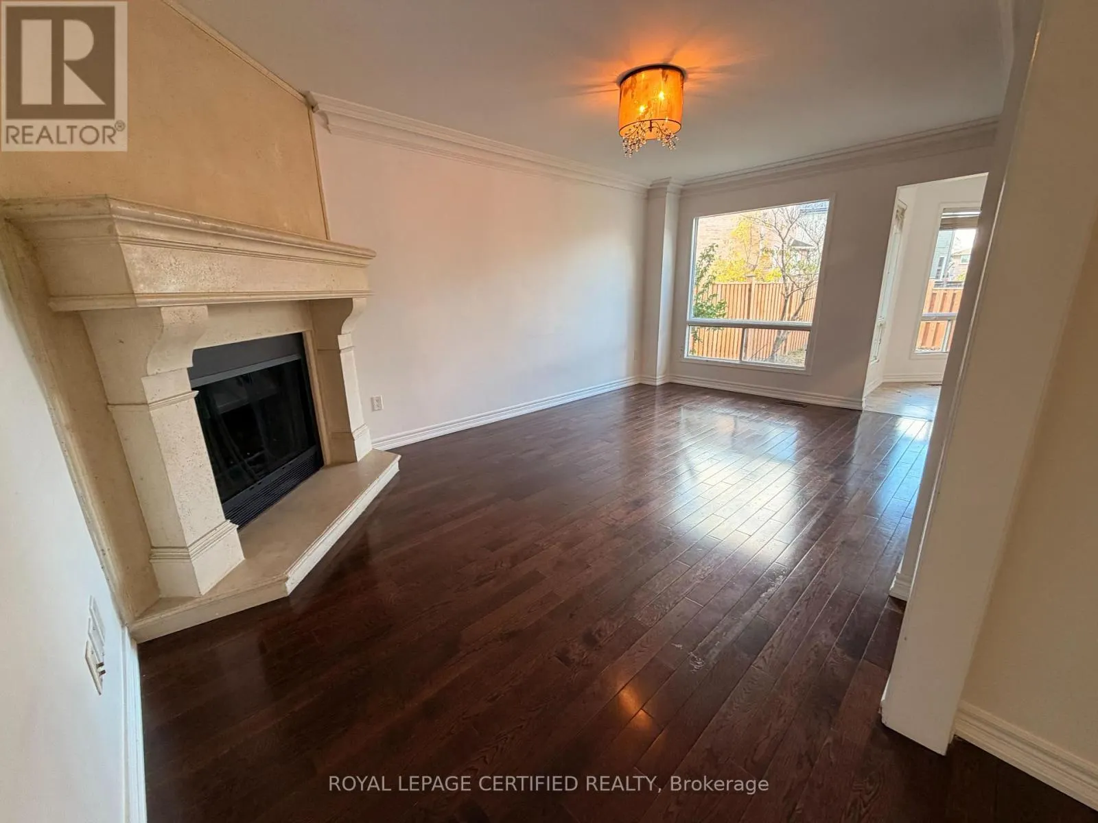1561 WINTERGROVE GARDENS