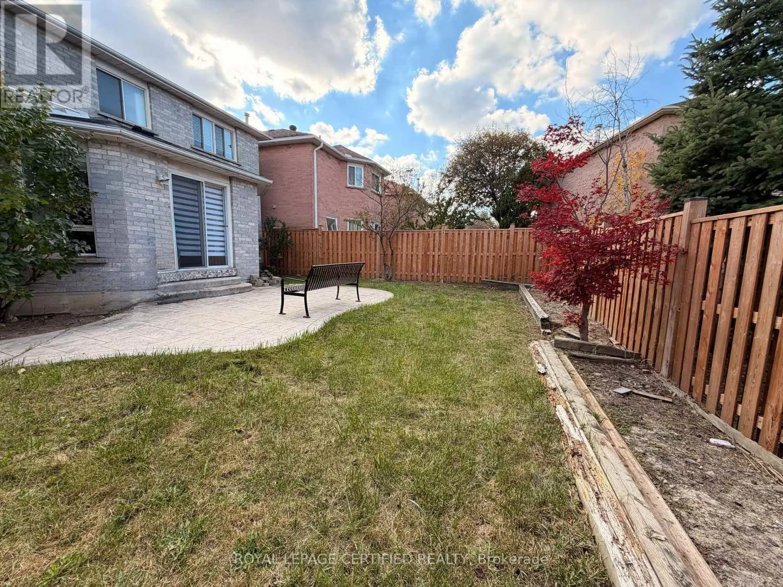 1561 WINTERGROVE GARDENS
