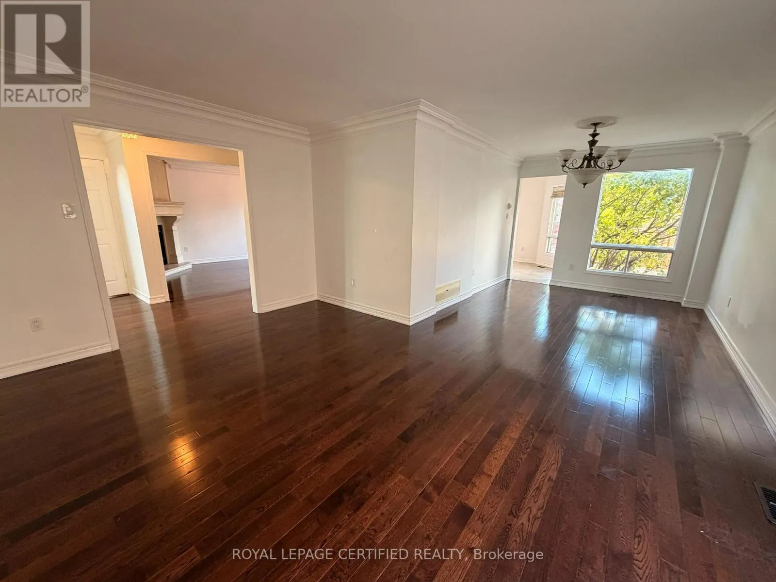 1561 WINTERGROVE GARDENS