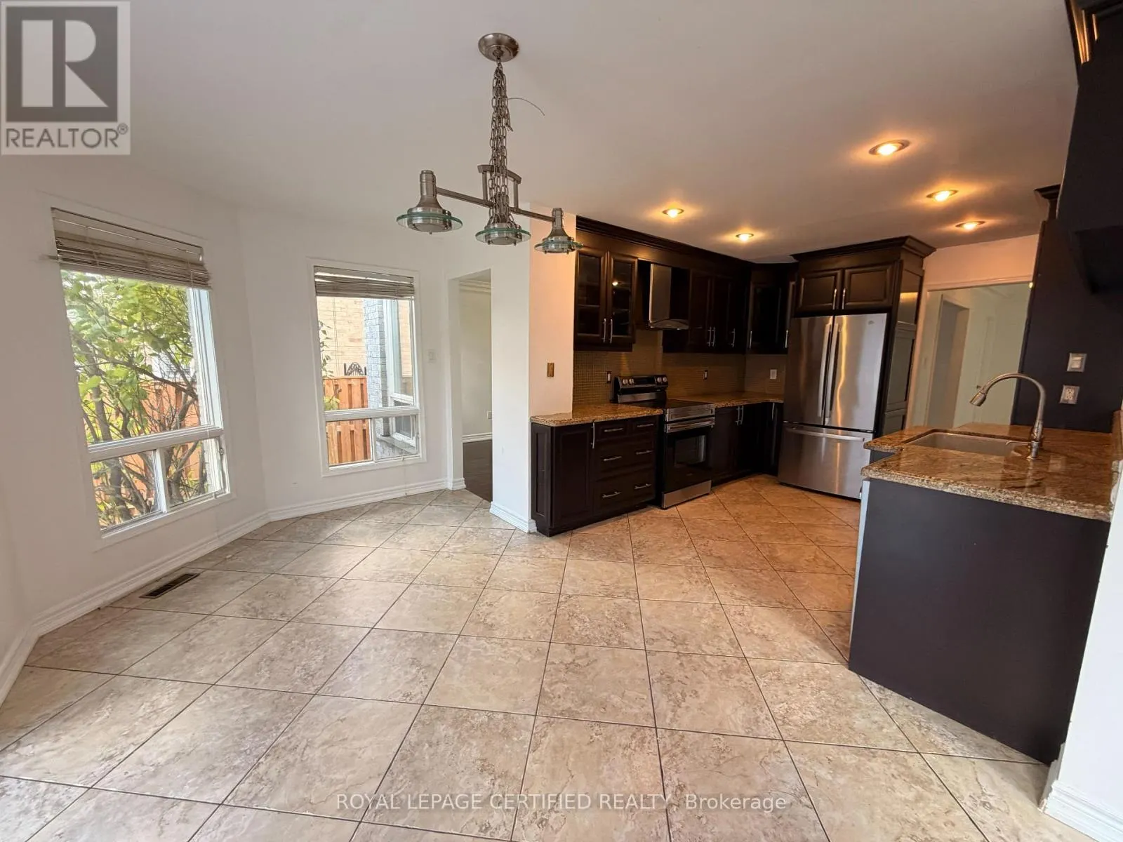 1561 WINTERGROVE GARDENS