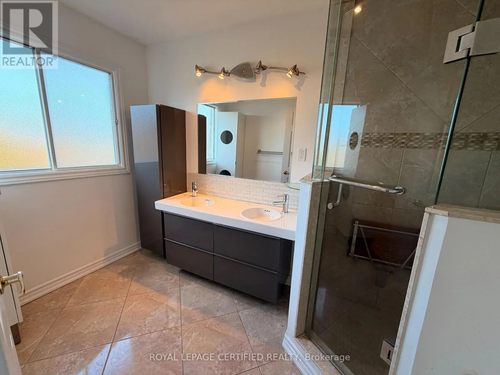 1561 WINTERGROVE GARDENS