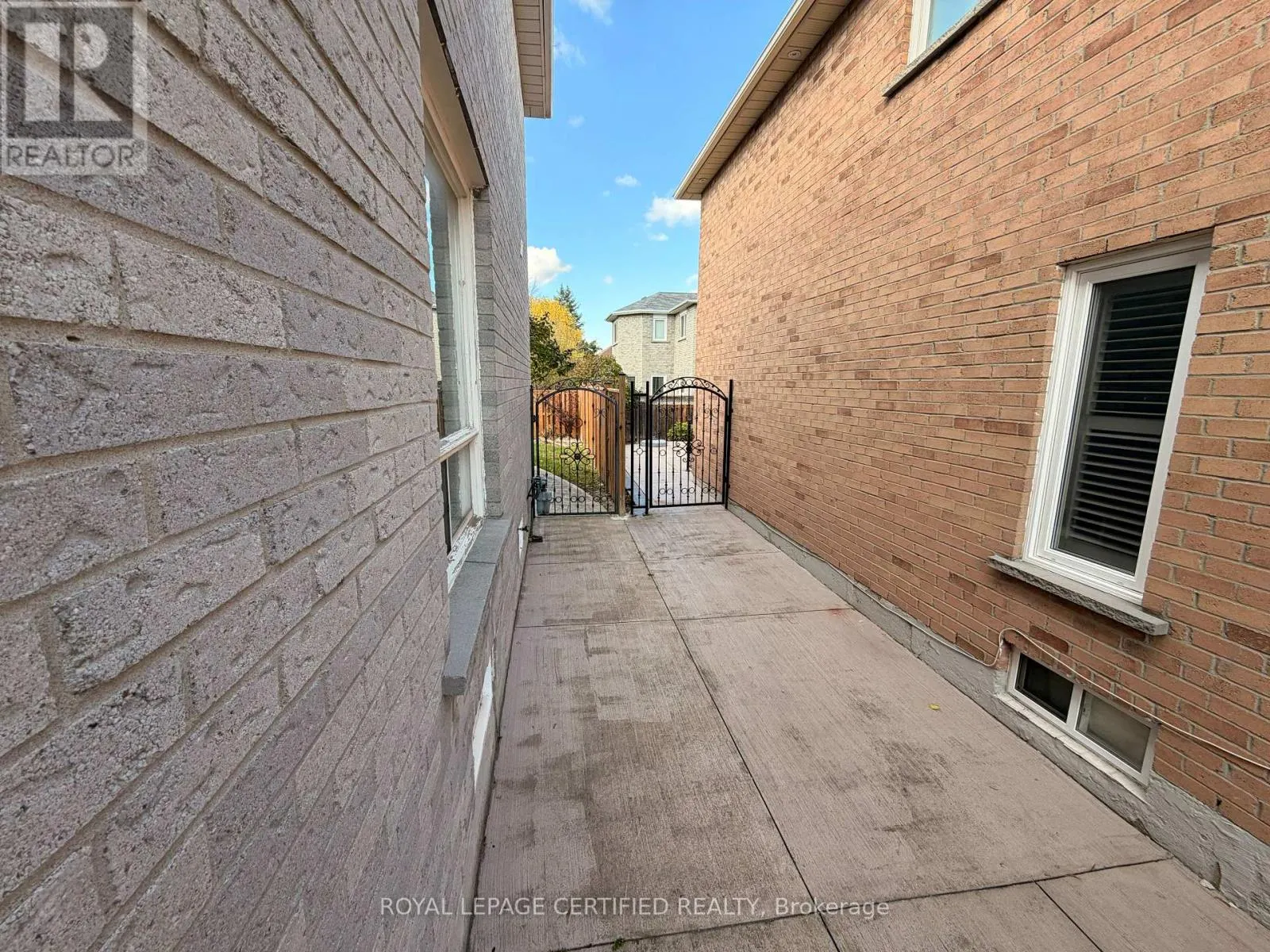 1561 WINTERGROVE GARDENS