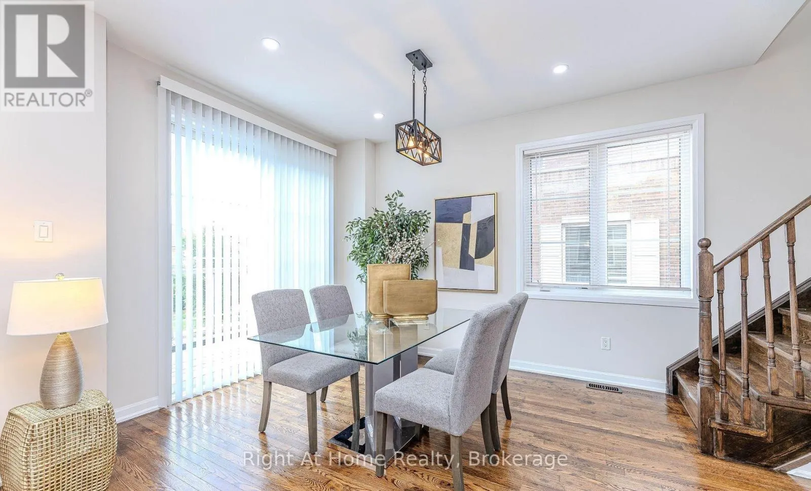 146 - 165 HAMPSHIRE WAY #146