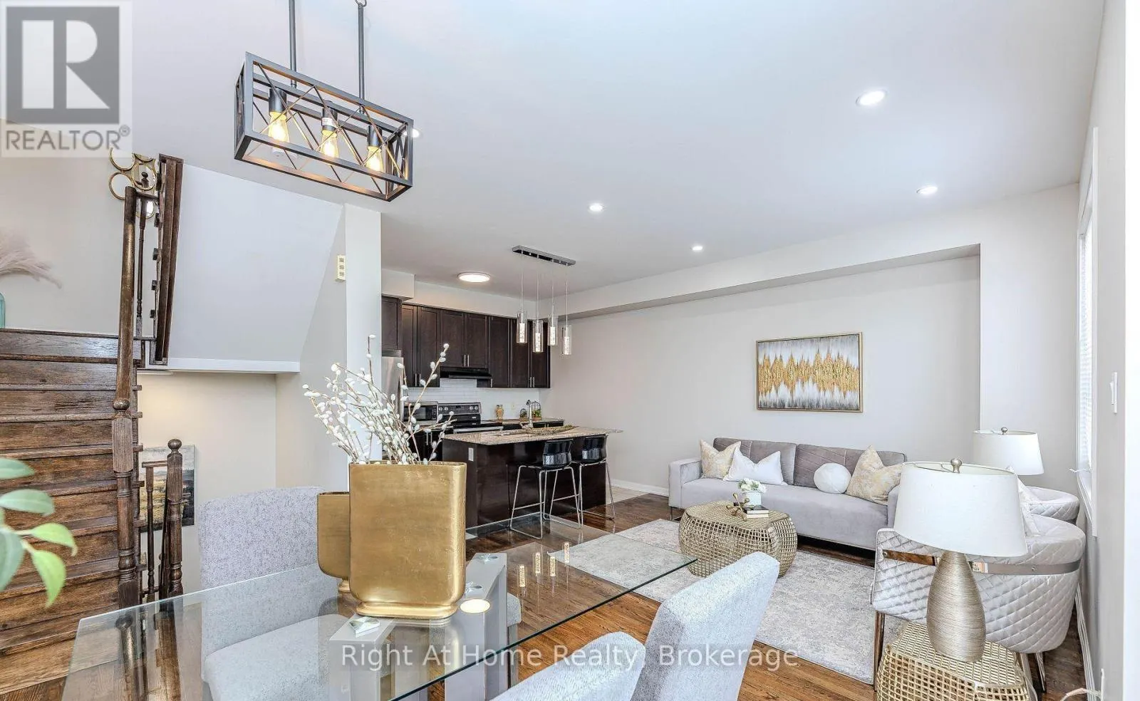 146 - 165 HAMPSHIRE WAY #146