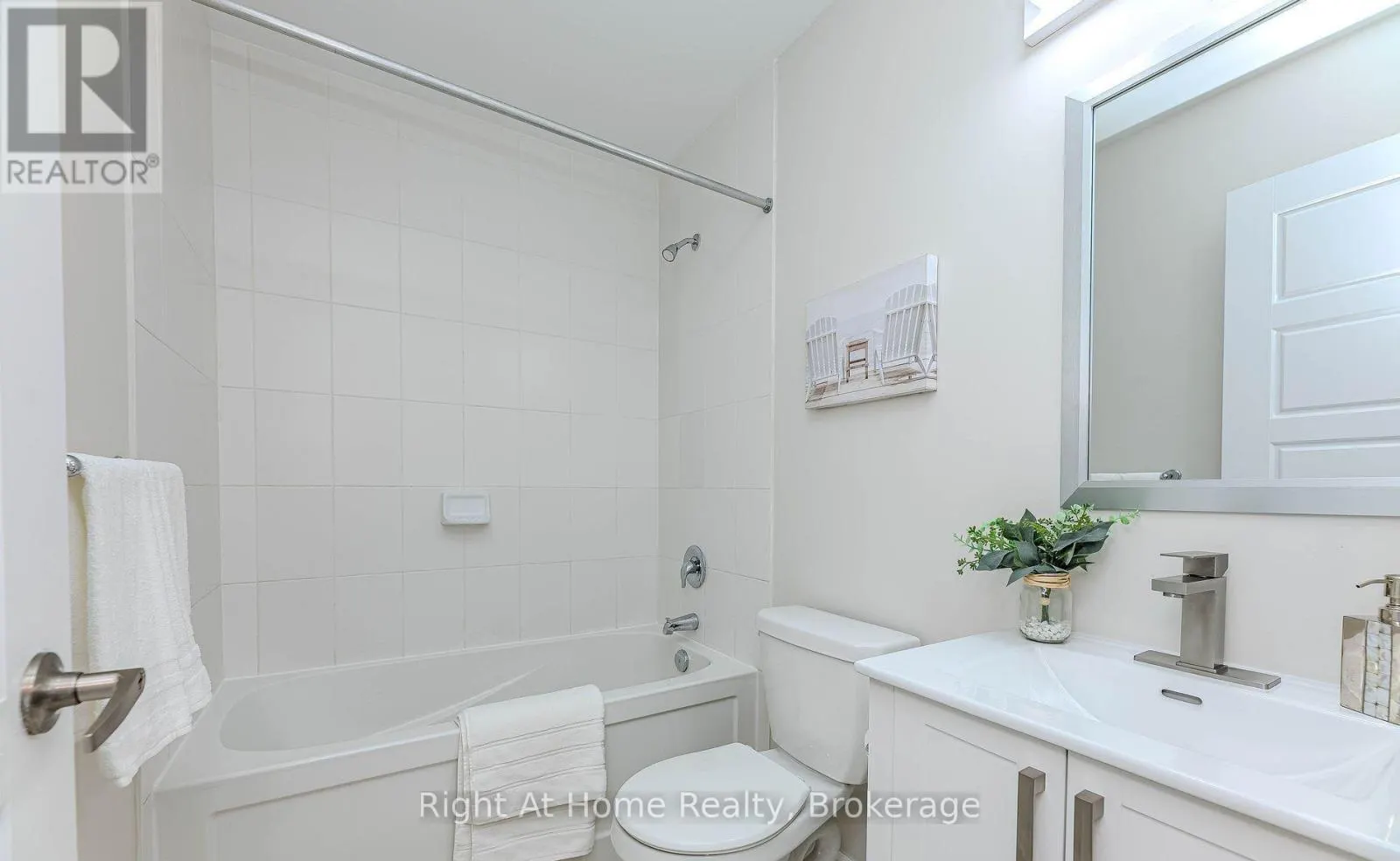 146 - 165 HAMPSHIRE WAY #146