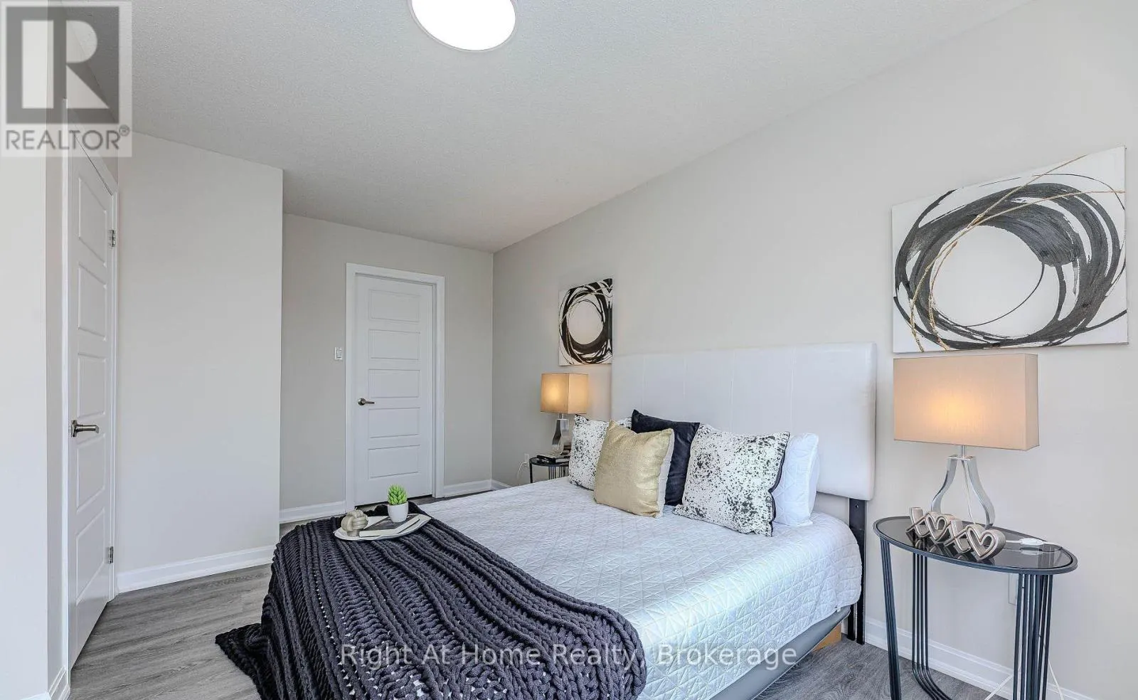 146 - 165 HAMPSHIRE WAY #146